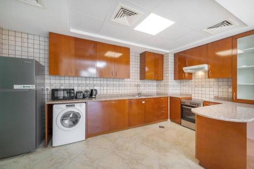 Peaceful 1 Bedroom Apartment in Motor City Dubai - image 7