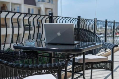 Peaceful 1 Bedroom Apartment in Motor City Dubai - image 5