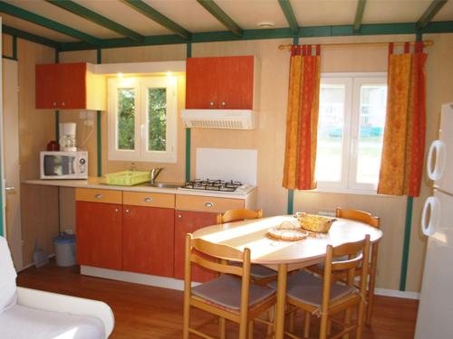 3 bedrooms, 4 beds