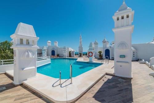 Luxe Appartement in de jachthaven van Benalmadena, provincie Malaga, Costa del Sol in Torremuelle