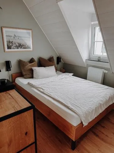 Stilvolles Gästezimmer mit Bad in Mechernich-Zentrum in Mechernich, Deutschland