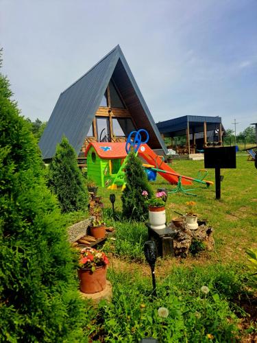 Vikendica na Avali in Mala Ivanča