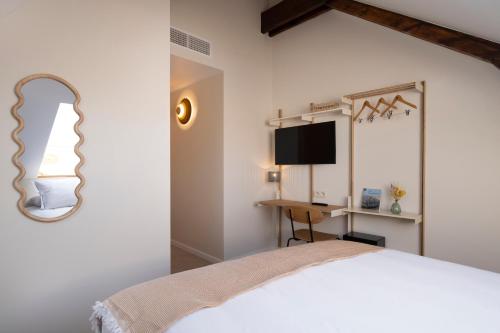 Cosy room image 4
