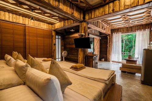 Suite with River View No.8