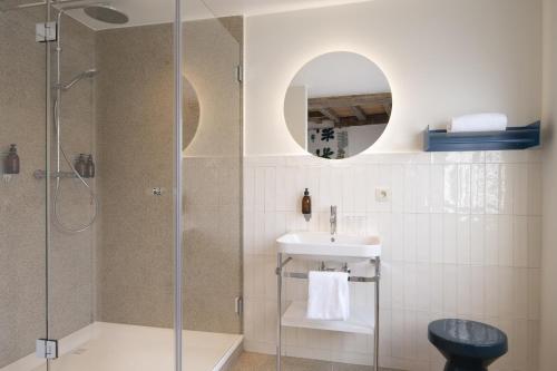 Comfort Room image 5