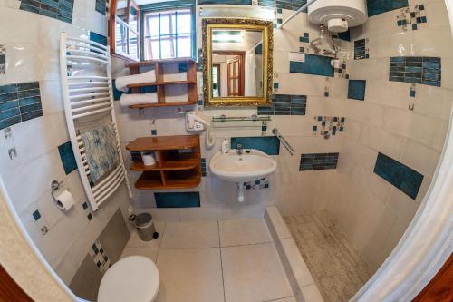 Bathroom, Cserepmadar szallas es Csinyalohaz in Bajánsenye