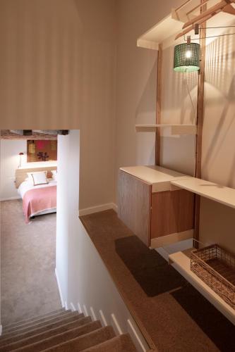 Charming Room image 4