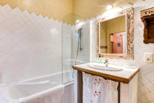 Le Cézanne Le Cézanne