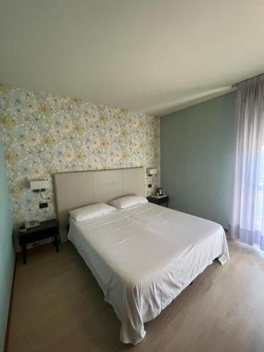 Standard Double or Twin Room with Balcony
