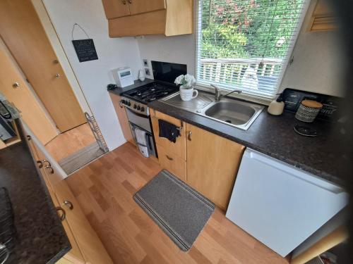 virtuve, Amroth Bay holiday caravan in Amroth