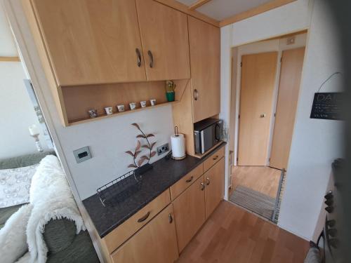 virtuve, Amroth Bay holiday caravan in Amroth