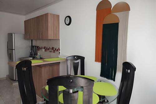 GURUS FR| Apto Central, estilo, con King Size Bed in Villavicencio