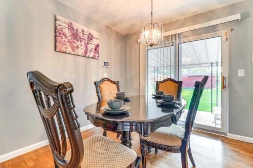 Spacious Inkster Home Patio, Yard, 2 Living Areas in อิงค์สเตอร์