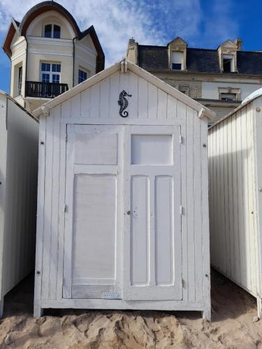 Petite vague - maison atypique avec terrasse in Saint-Aubin-sur-Mer