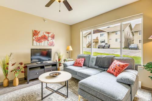 Bright Big Sky Condo Less Than 1 Mile to Ski Resort! in Big Sky, USA