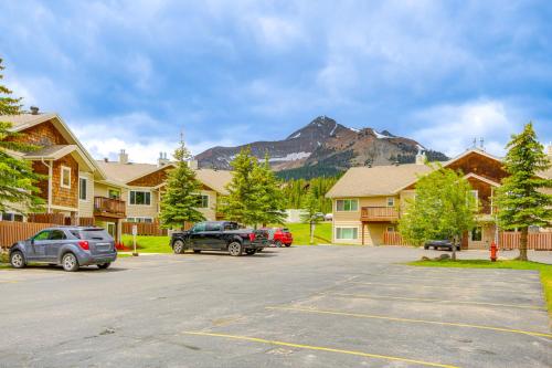 Bright Big Sky Condo Less Than 1 Mile to Ski Resort! in Big Sky, USA