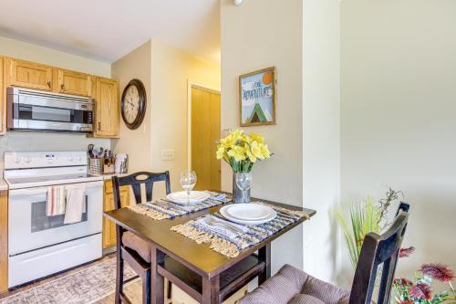 Bright Big Sky Condo Less Than 1 Mile to Ski Resort! in Big Sky, USA