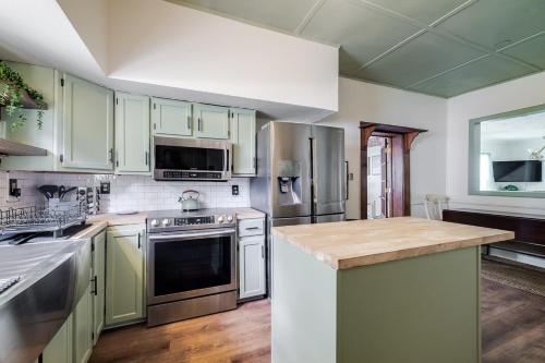 廚房, 2 Houses 20 Mins to Beach - Sleeps 16 in 布倫瑞克