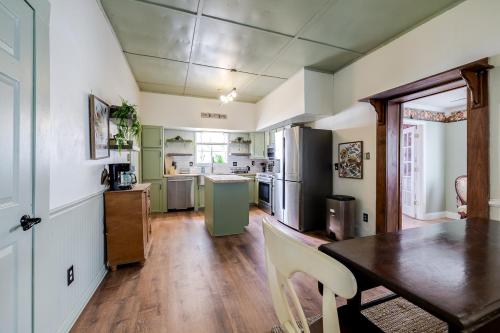 廚房, 2 Houses 20 Mins to Beach - Sleeps 16 in 布倫瑞克