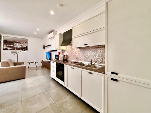 Charming flat off the sea front 4