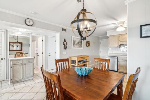 310C Oceanside Villa in Isle of Palms, USA