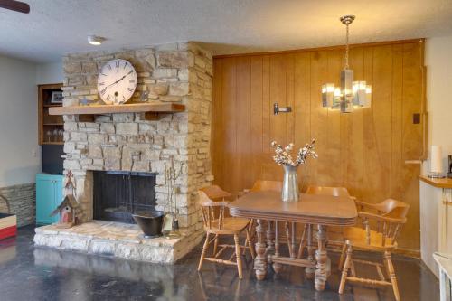 Wimberley Retreat with Grill Less Than 2 Mi to Jacobs Well! in Wimberley, USA