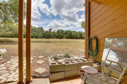 Cozy Condo with Patio and Grill Less Than 2 Mi to Jacobs Well - image 10