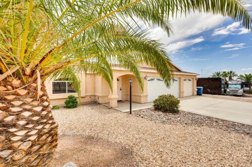 4 Mi to Lake Access Home with Lake and Mtn Views! in Lake Havasu City