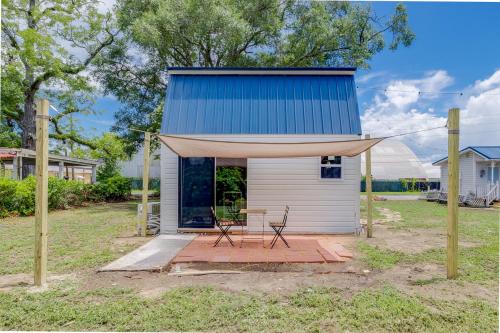 Tiny House 20 Mins from Beach in Brunswick