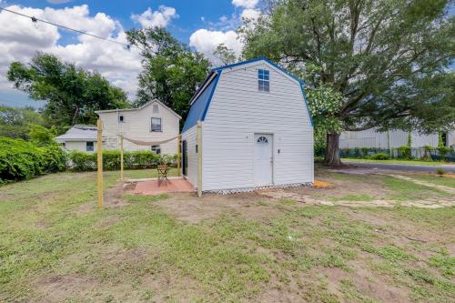 Tiny House 20 Mins from Beach in Brunswick