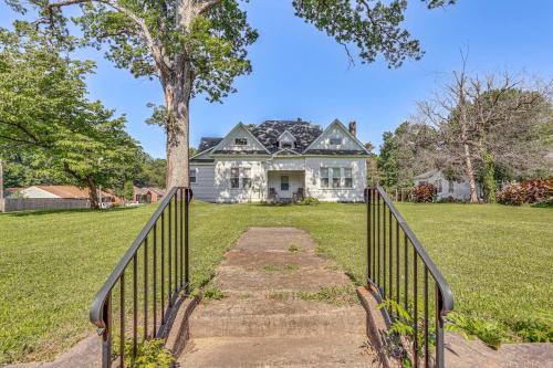 Historic Highland-Game Room & King Beds Entire Home in Jackson, USA