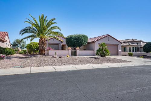 Near Golf Courses Surprise Home with Private Pool in Sun City