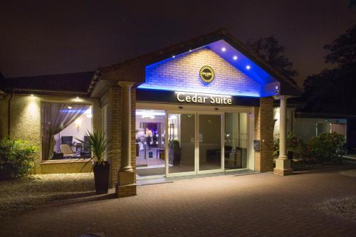 Вхід, Dalziel Park Hotel in Carfin