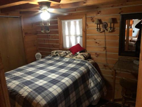 Lodge 65AC Zanesville Muskingum AEP WIFI CELL SVC in Blue Rock, USA