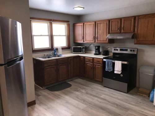 3BR 1BA North End Walk to the Hospital in Zanesville, USA