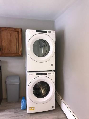 3BR 1BA North End Walk to the Hospital in Zanesville, USA