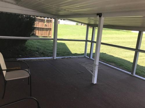 3BR 1BA North End Walk to the Hospital 3BR 1BA North End Walk to the Hospital