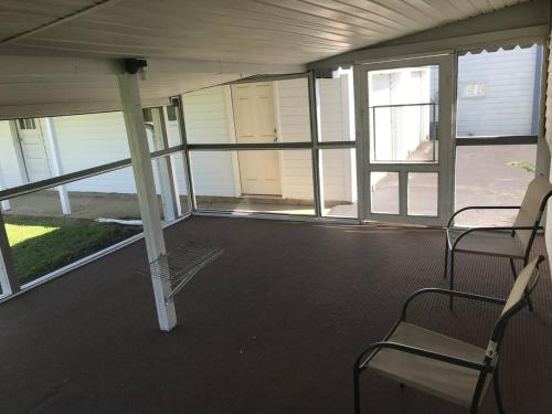 3BR 1BA North End Walk to the Hospital 3BR 1BA North End Walk to the Hospital