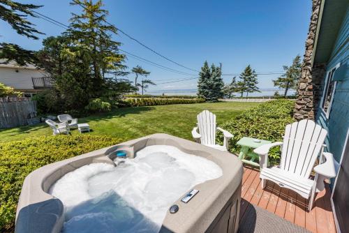 Juan de Fuca Waterfront Hotel & Cottages - 온수 욕조