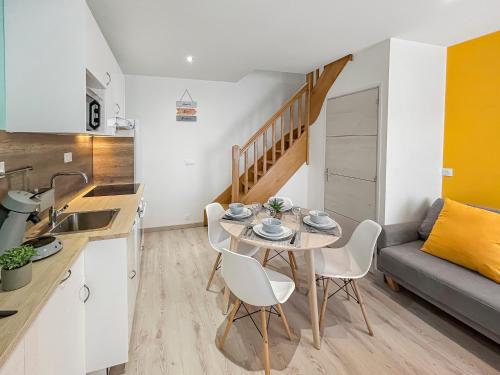 L'Atypique hyper centre wifi et Netflix gratuit in มาแยน