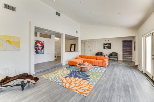 Los Angeles Home with Private Pool, Mtn and Lake View! in Los Angeles, USA