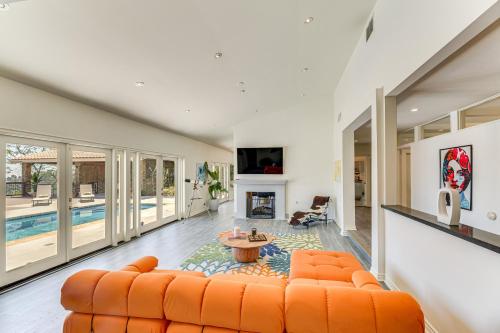 Los Angeles Home with Private Pool, Mtn and Lake View! in Los Angeles, USA