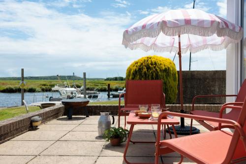 Hot Tub With A View - Christchurch Harbour near 1st Tee