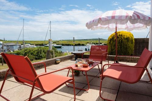 Hot Tub With A View - Christchurch Harbour near 1st Tee