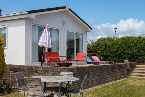 Hot Tub With A View - Christchurch Harbour near 1st Tee