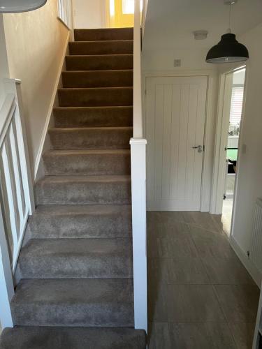 Brackley near Silverstone Grand Prix 3 double bed family home in Brackley East