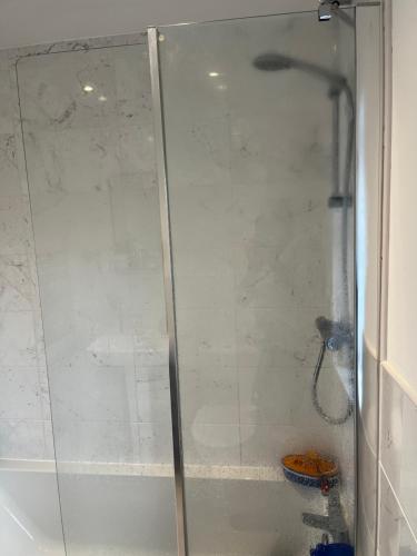 Brackley near Silverstone Grand Prix 3 double bed family home in Brackley East