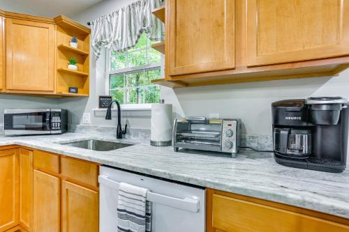 Masthope Home with Community Perks - Close to Ski! in Eldred, USA