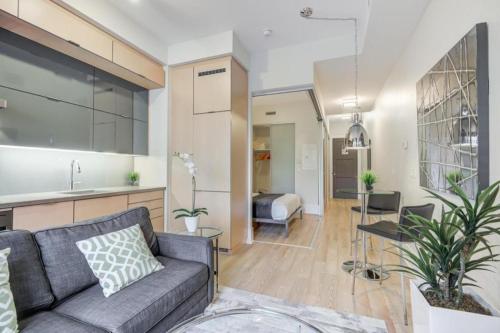 Skyline Suites - Walk to MTCC, ACC, Rogers Centre & Entertainment District, Toronto
