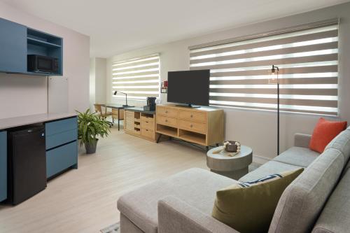 2 double beds